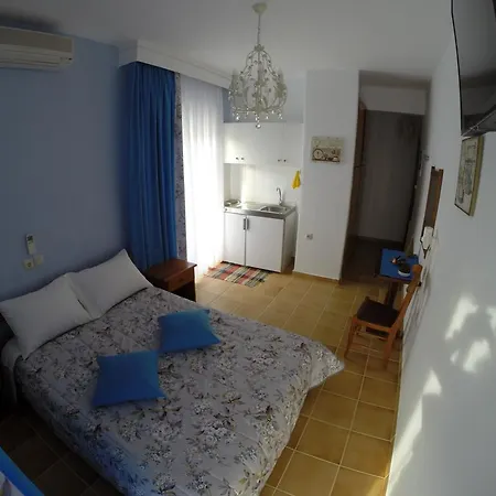 Akrotiri Aparthotel Neos Marmaras