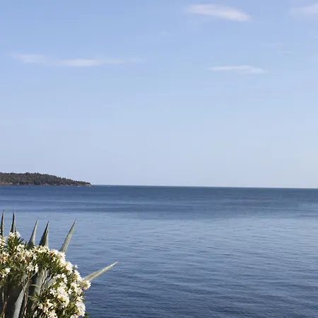 Aparthotel Akrotiri Neos Marmaras