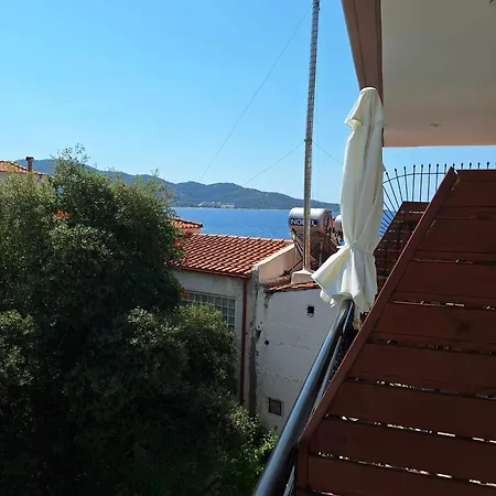 Aparthotel Akrotiri 3*