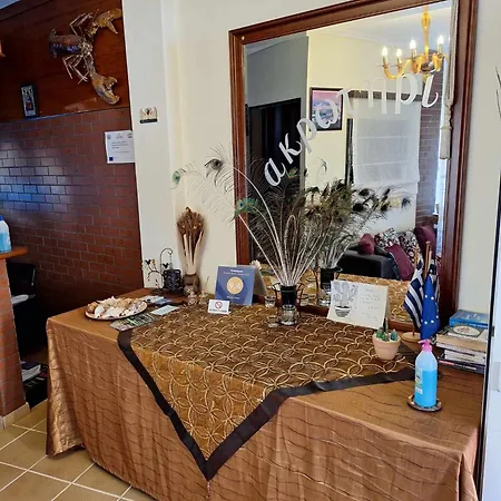 Akrotiri Aparthotel 3*