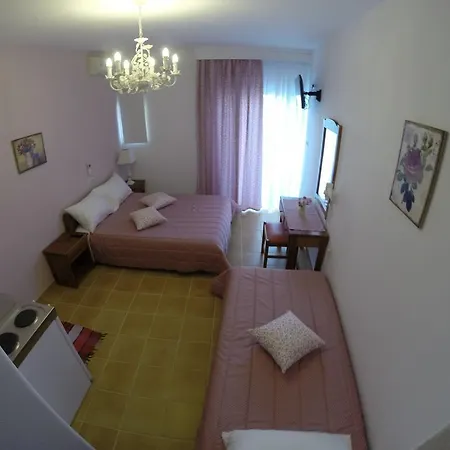 Akrotiri Aparthotel