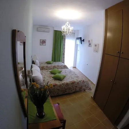 Akrotiri 3* نيوس مارماراس