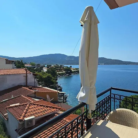 Akrotiri Aparthotel Neos Marmaras