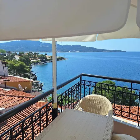 Aparthotel Akrotiri Neos Marmaras