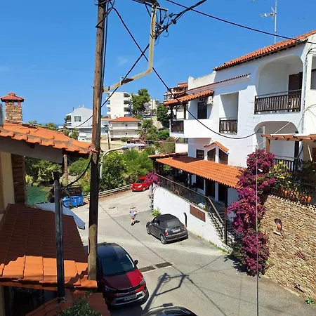 Akrotiri Aparthotel