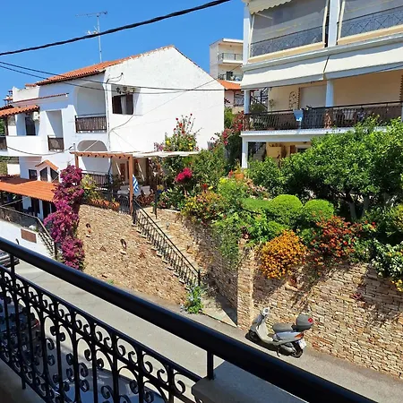 Akrotiri Neos Marmaras