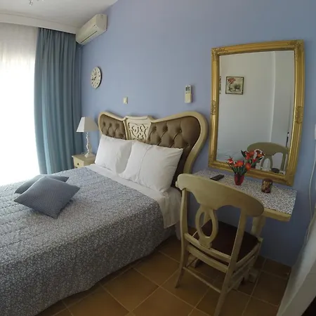 Aparthotel Akrotiri Neos Marmaras
