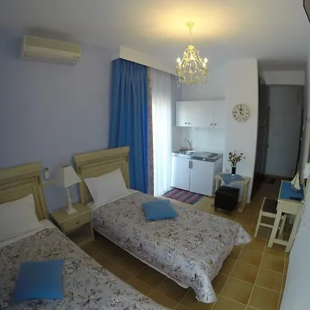 Akrotiri 3* نيوس مارماراس