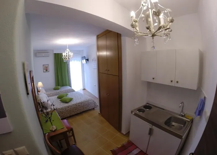 Akrotiri Apart-hotel 3*