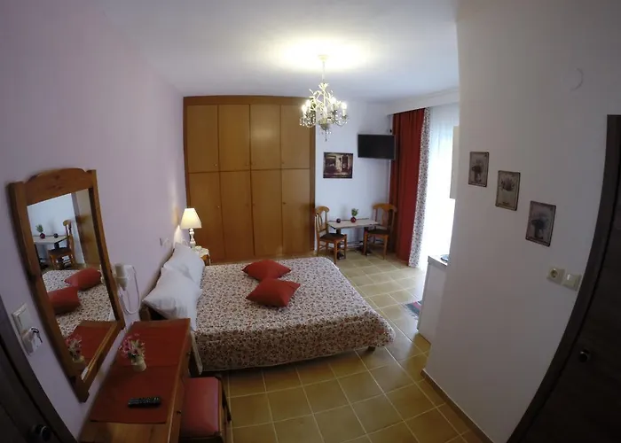 Apart-hotel Akrotiri 3*