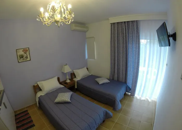 Akrotiri Apart-hotel 3*