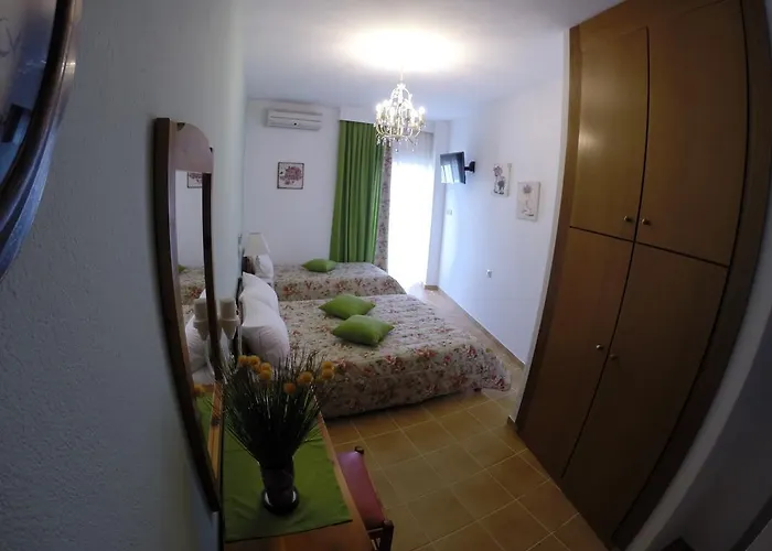 Akrotiri 3* Néos Marmarás