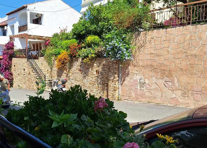 Akrotiri 3* Néos Marmarás