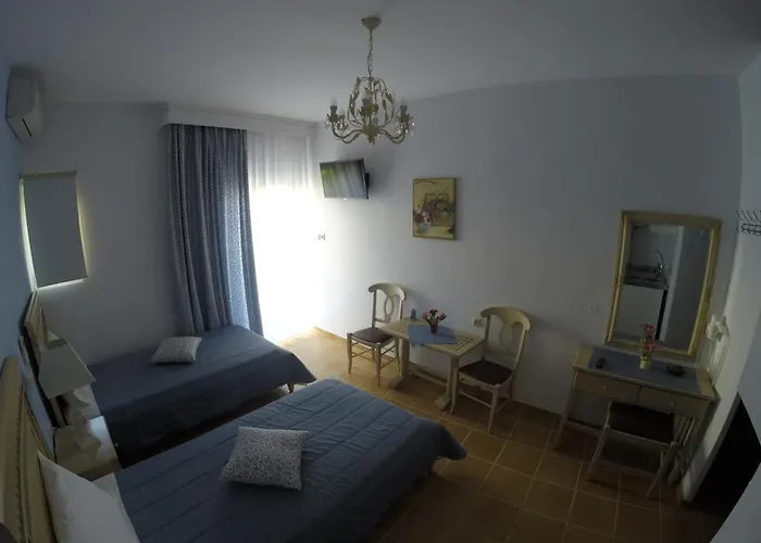 Akrotiri Apart-hotel 3*