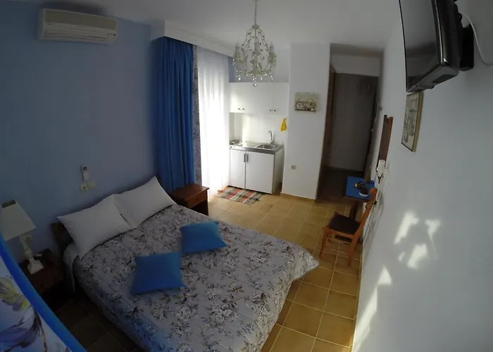 Akrotiri Aparthotel Neos Marmaras