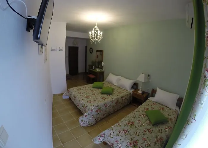 Aparthotel Akrotiri 3*