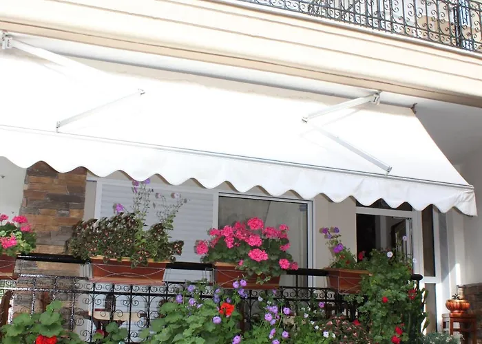 Aparthotel Akrotiri 3*